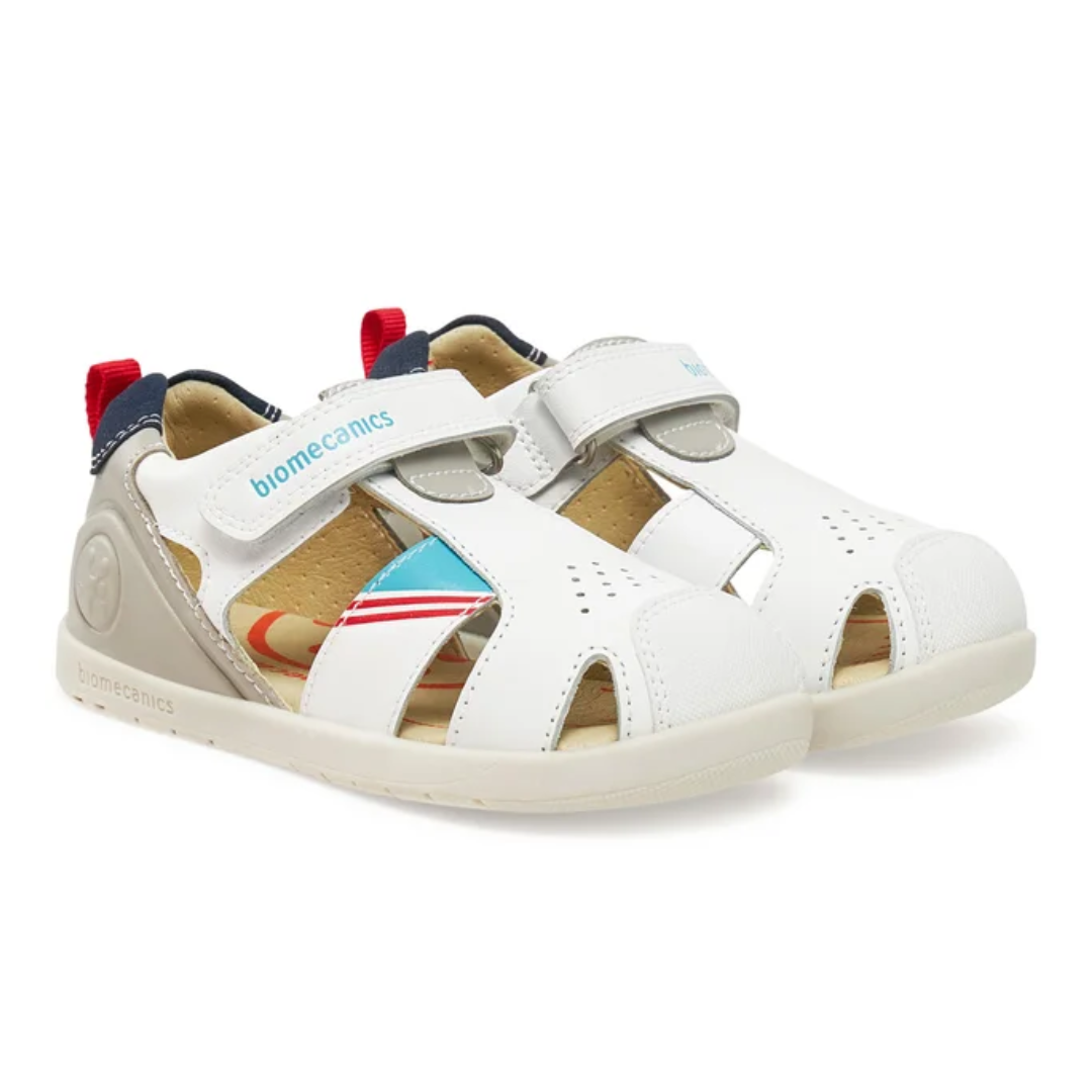 Sandali primi passi Biomecanics con apertura laterale e protezione in punta
