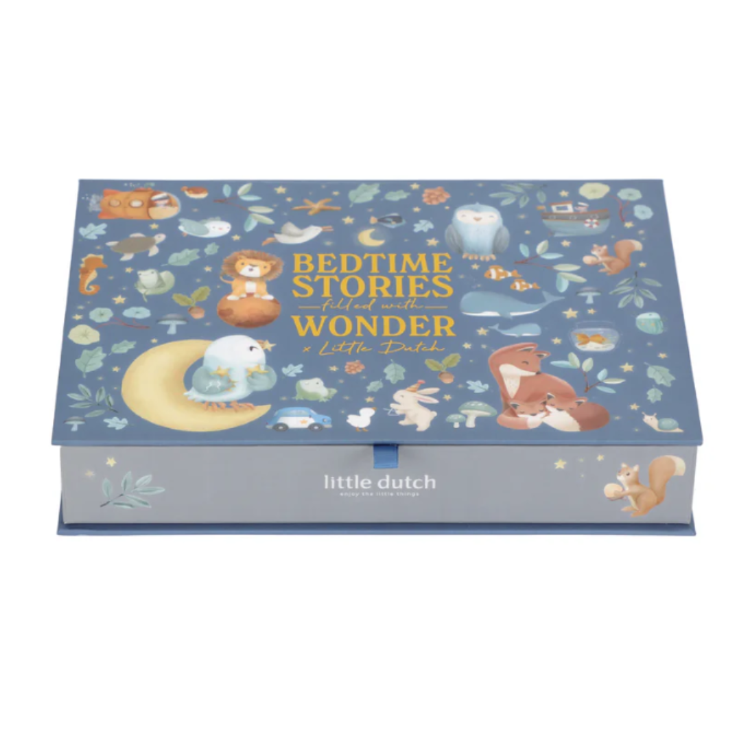 Valigetta con torcia proiettore e 12 dischi di storie illustrate. Un gioco magico Little Dutch che trasforma la nanna in un momento speciale.