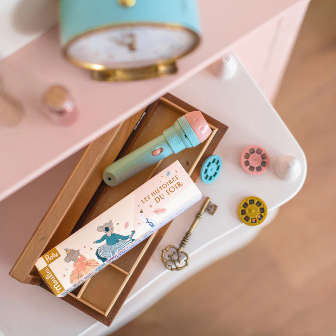 Torcia raccontastorie Moulin Roty "Le storie della buonanotte" con confezione, gioco educativo per bambini.