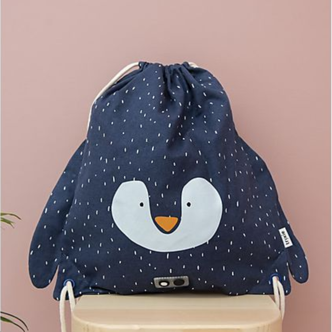 Trixie Sacca Zaino Mr. Penguin in uso - zainetti bimba asilo, praticità e design accattivante.