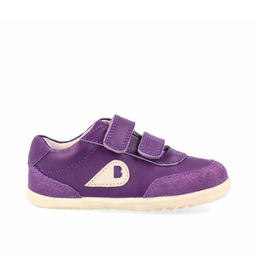 Scarpe Bobux Step Up Champ Murasaki Purple + Chalk in pelle viola con suola flessibile beige e chiusura a strappo per i primi passi dei bambini.