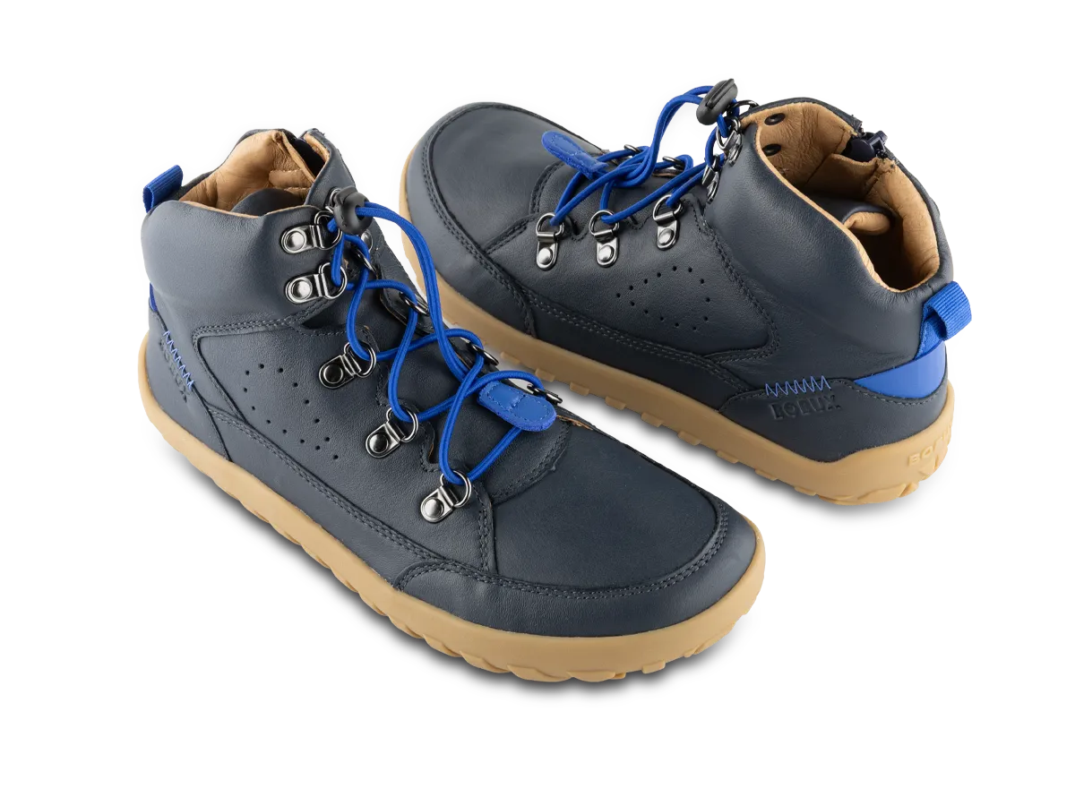 Dettaglio allacciatura elastica dello stivaletto Bobux Branx Navy