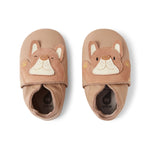 Bobux Soft Sole Peeking Puppy Warm Taupe, scarpine in pelle color taupe con cagnolino cucito sulla punta
