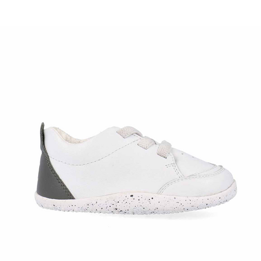 Scarpe Bobux Xplorer Go Sport White + Smoke in pelle bianca per i primi passi.