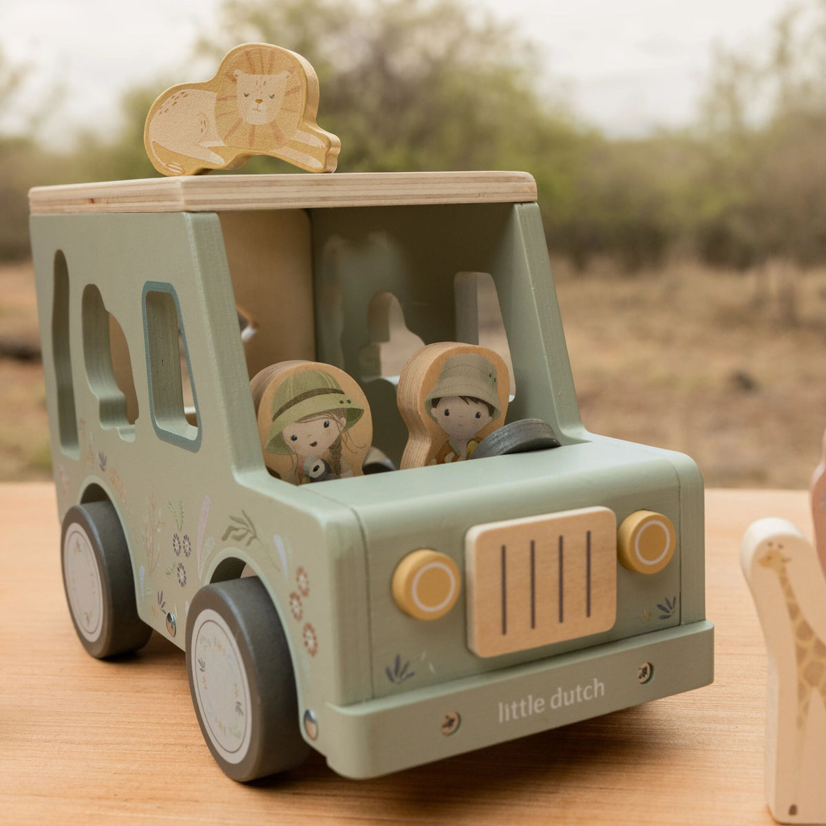 Giochi in legno per bambini: auto safari con incastri Little Dutch