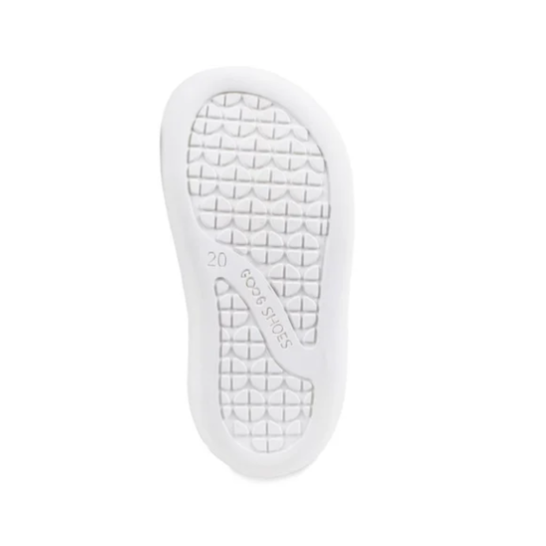 barefoot bambino