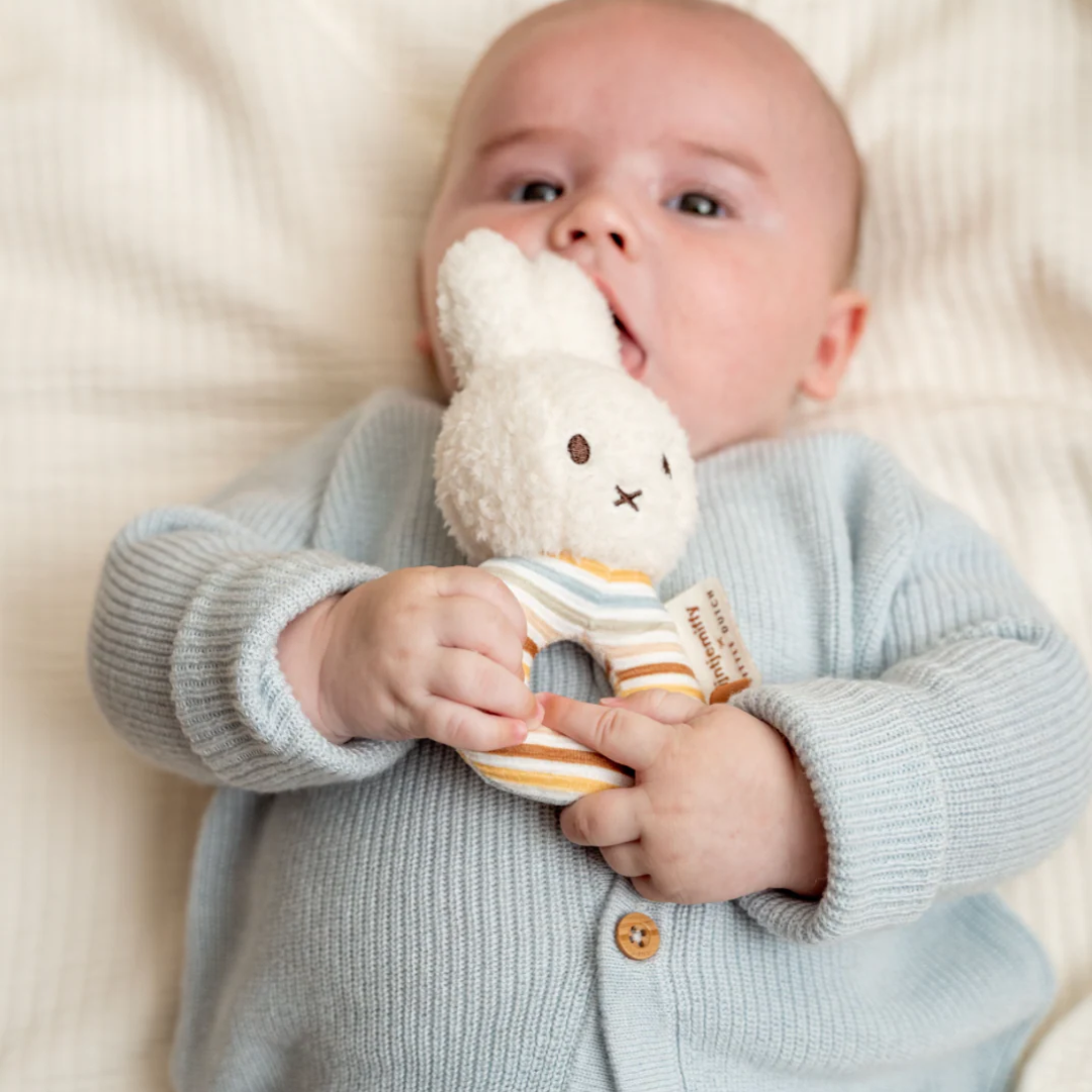 Sonaglio neonato Little Dutch a righe color panna, gioco morbido per i primi mesi