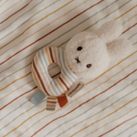 Sonaglio ad anello Little Dutch panna a righe per neonato, presa morbida facile da afferrare