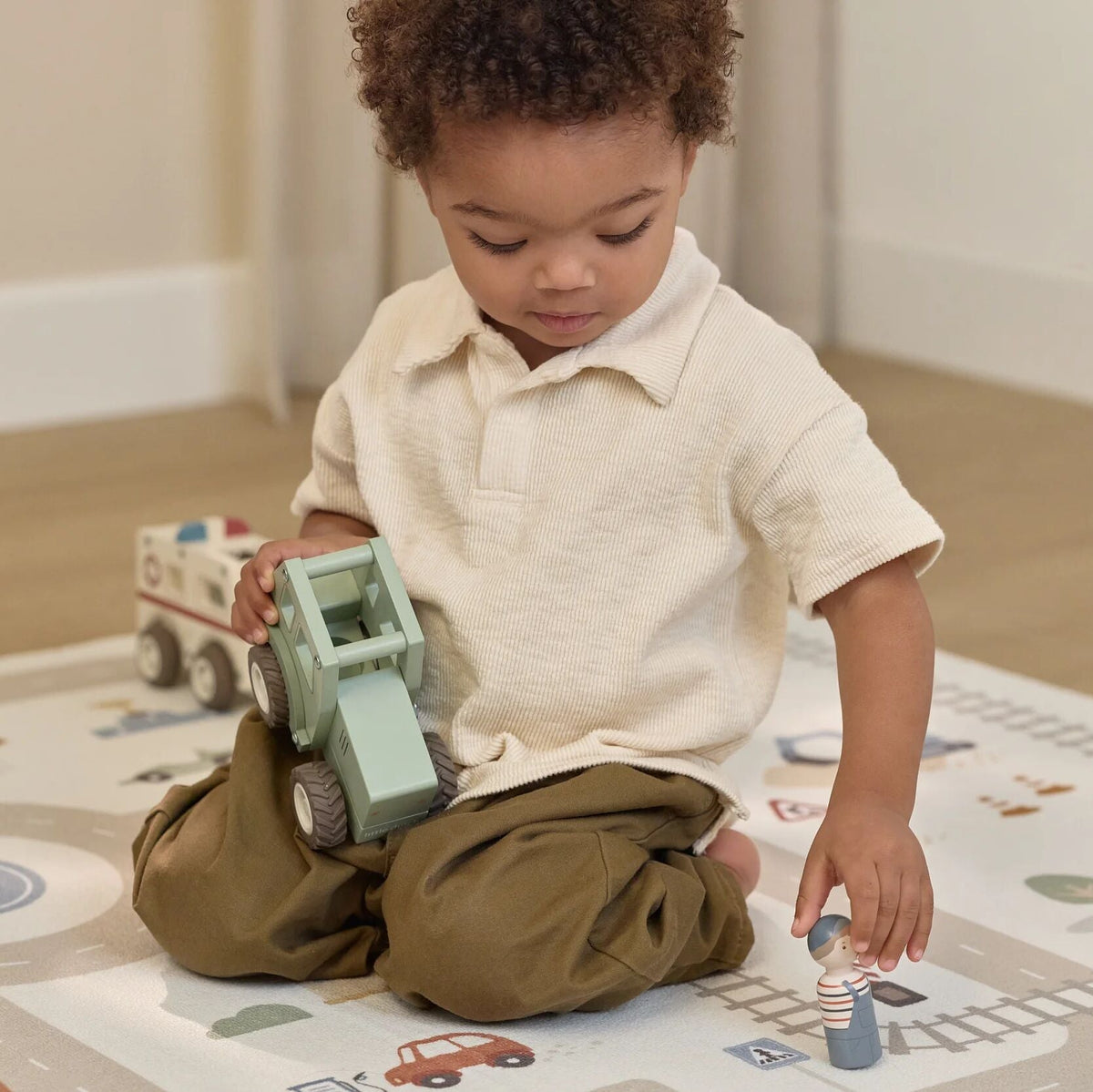 Giochi in legno per bambini: trattore Little Dutch